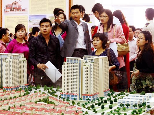 Môi giới bất động sản: Rối như tơ vò câu chuyện quản lý | Reatimes.vn