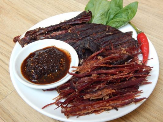 mua thịt trâu gác bếp ở sapa 4